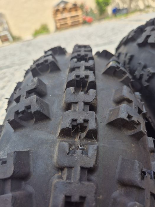 Pneus moto 4 Maxxis razr 2