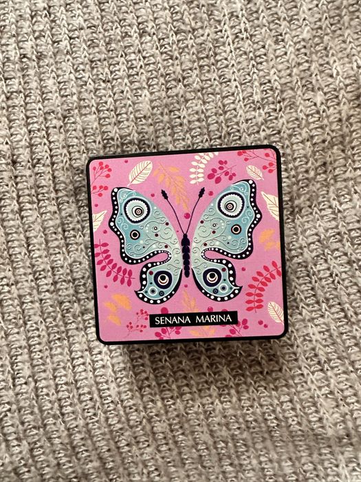 лот косметики , тональні , палетки