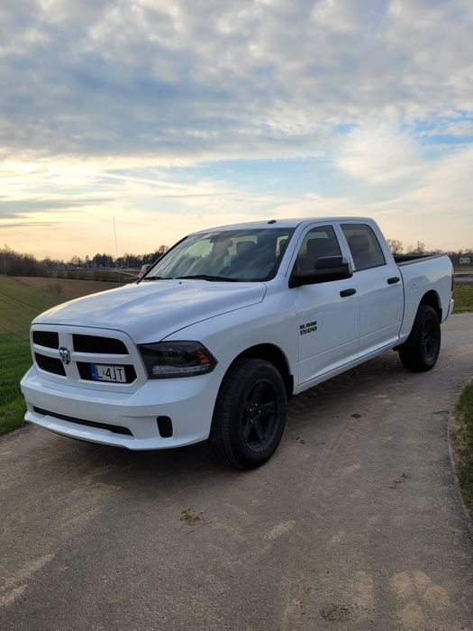 Dodge Ram 1500 5.7 HEMI 4x4 – V8 | 2017 | 6 osób