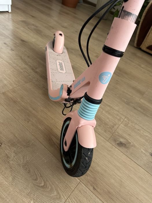 електросамокат Ninebot Kids Scooter E8 Pink.