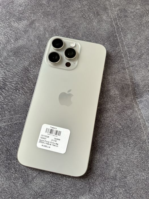 Iphone 15 pro max 256gb стан нового