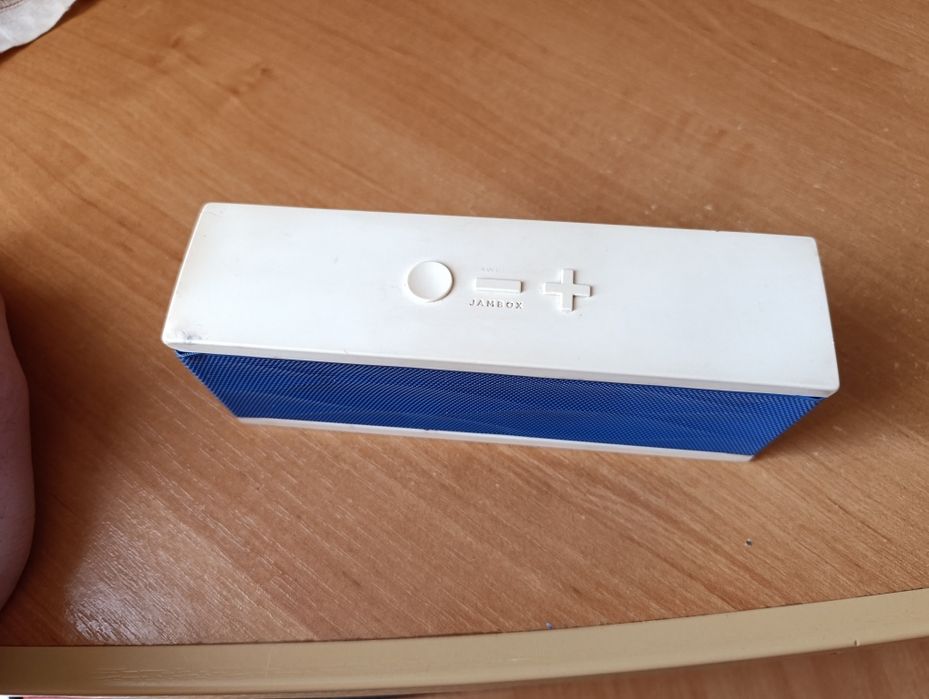 Продам jawbone Jambox -V3J