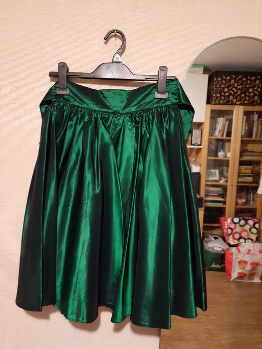 elegancka spódnica z tiulową podszewką