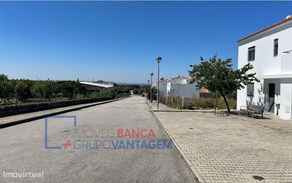 Lote de terreno urbano em Fortios, com 151,60m², destinado à constr...