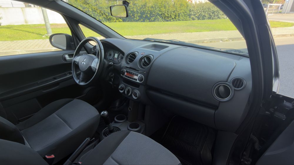 Mitsubishi colt Ar condicionado
