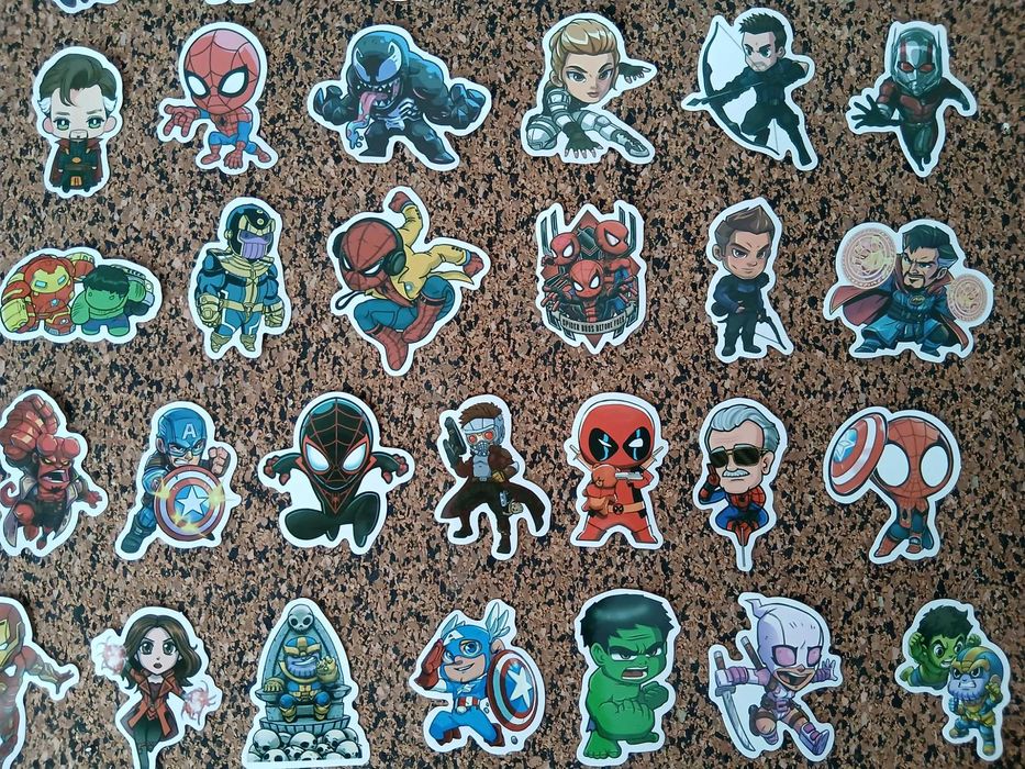 Lote de 50 autocolantes - Super Heróis