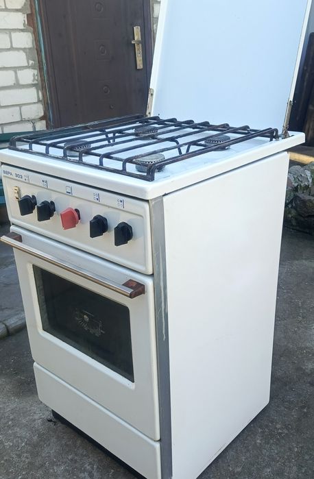 Продам газовую плиту