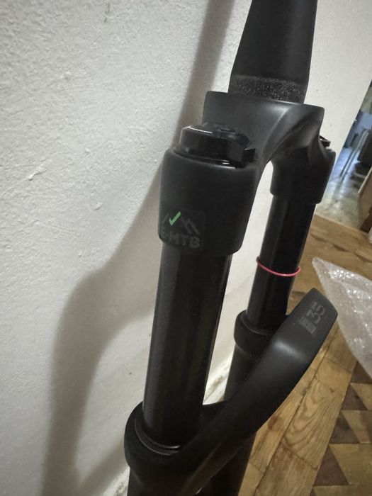 ROCKSHOX 35 GOLD RL E-MTB 29 EIXO DA FORQUILHA CÓNICA debonair 15x110