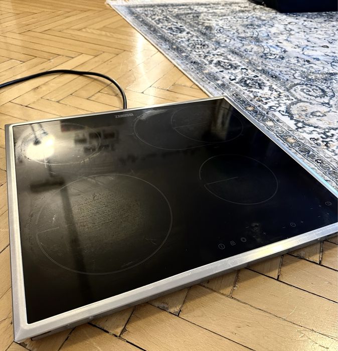 Варильна поверхня  Zanussi