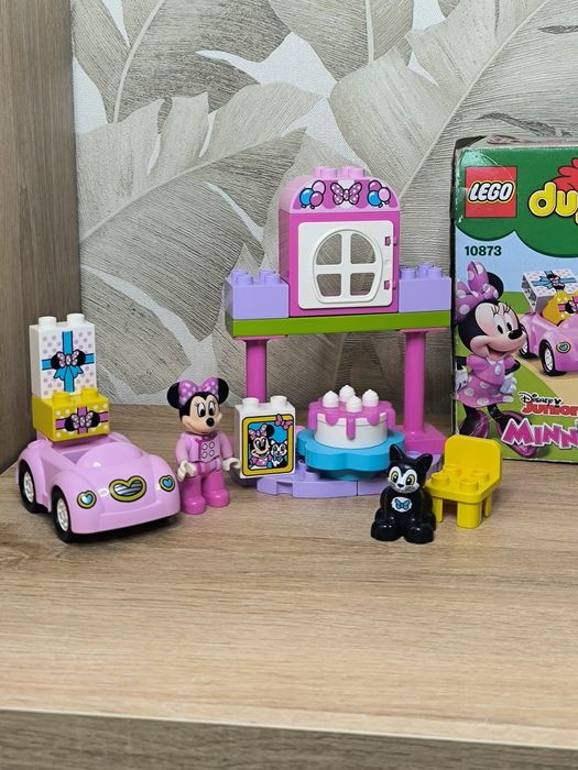 Набір лего дупло День народження Мінні Маус LEGO DUPLO Minnie's Birthday Party 10873 конструктор