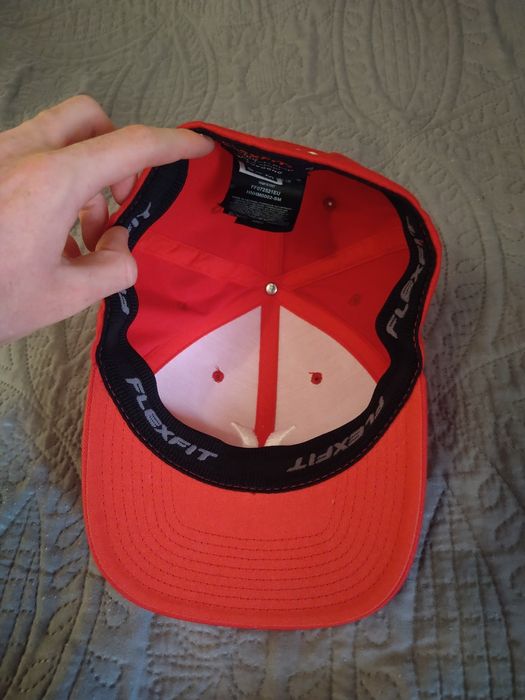 Boné vermelho Hurley