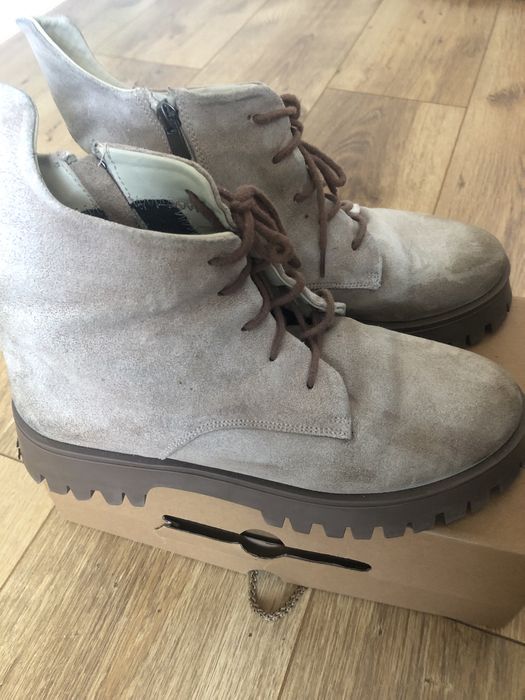 Замшеві ботінки 39