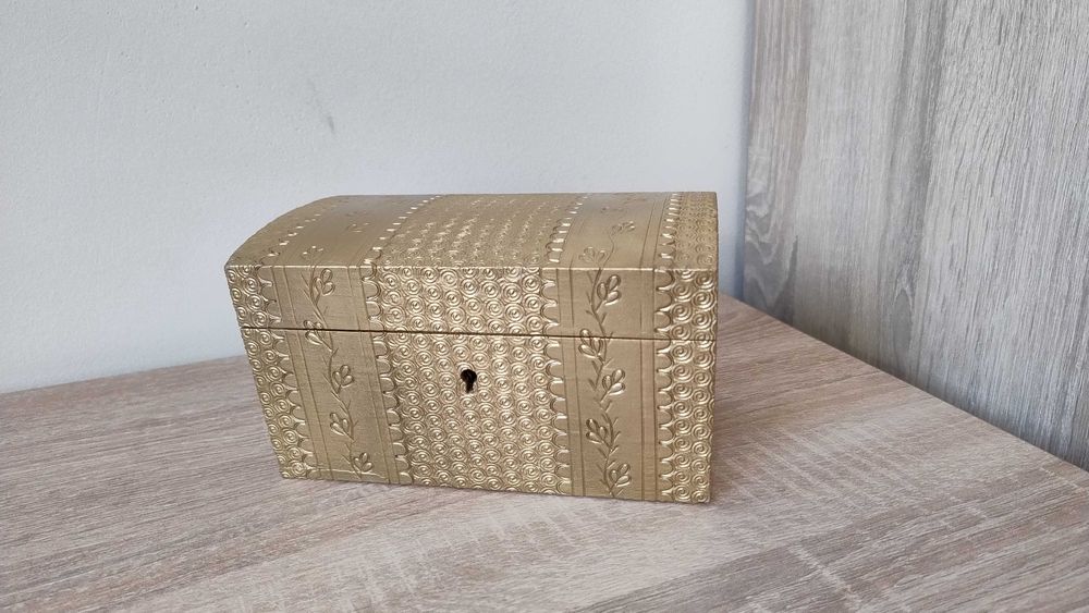 Drewniana szkatułka / PRL