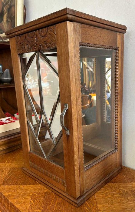 Witryna Art Deco antyk – przeszklona gablota