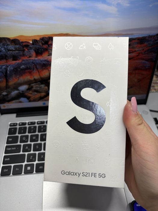 Смартфон  SAMSUNG S21 FE 6/128gb