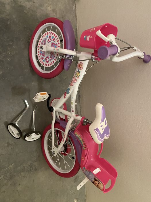 Bicicleta de menina da barbie como nova