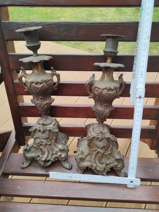 Stare mosiężne świeczniki i naczynia