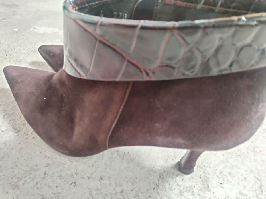 Botas cano alto,Botins castanhos e sapatos azuis Charles