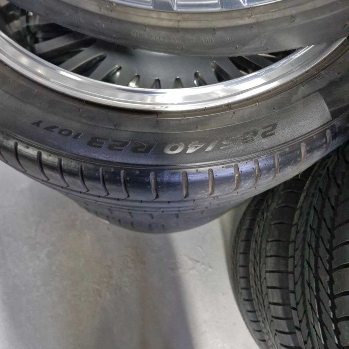 Демо літні шини Pirelli PZero 285/40 R23 107Y 325/35 R23 111Y