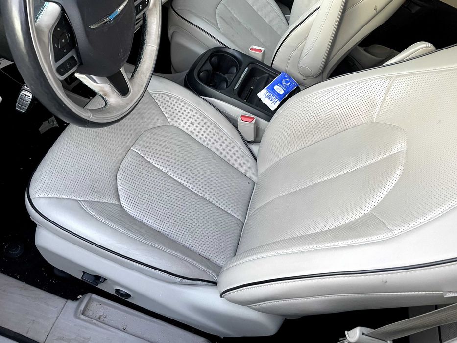 Chrysler Pacifica 17- Fotel kierowcy Limit DVD wentyl kompletny HYBRYD