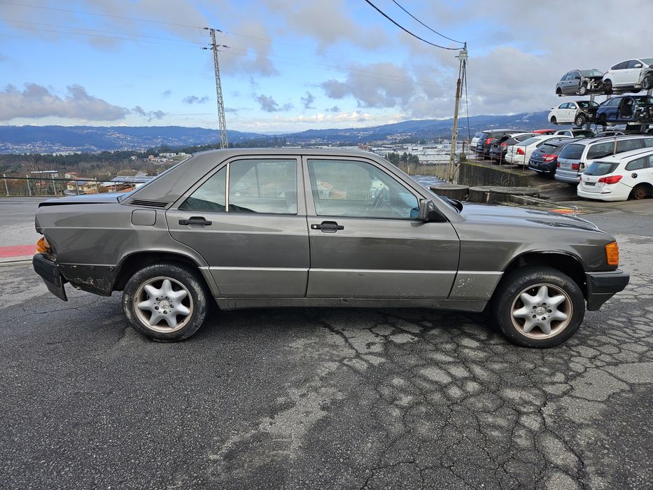 Mercedes-Benz 190D W201 2.0D de 1992 para peças