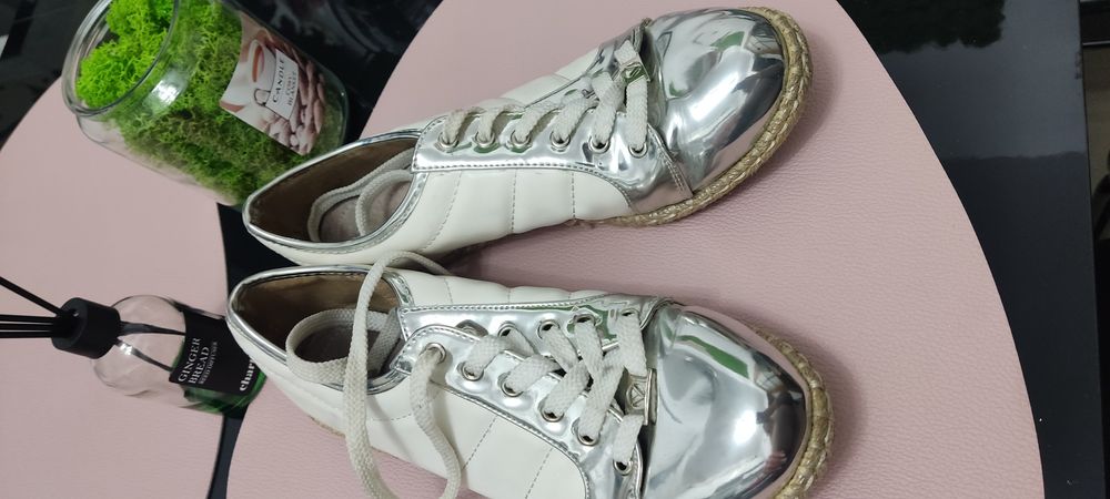 Espadryle biało -srebrne sznurowane