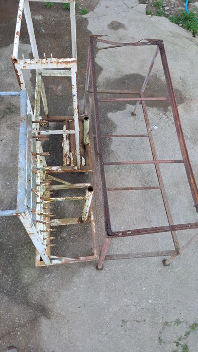 Porta guarda-sol com rodas+ mesas