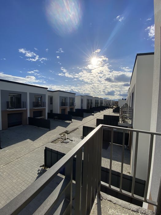 Просторий таунхаус 135 м² біля Калинової Слободи з гаражем та ділянкою