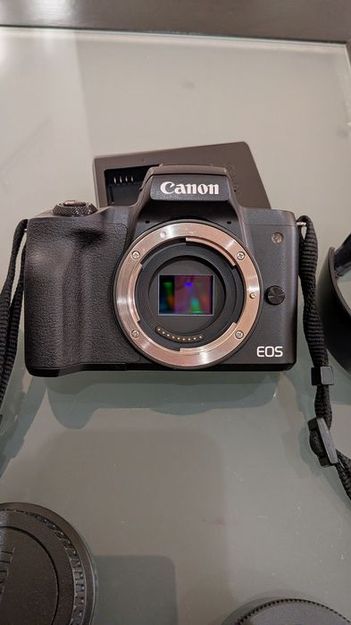 Canon EOS M50 + adaptador EOS M para EFS + EFS 18-135mm IS,