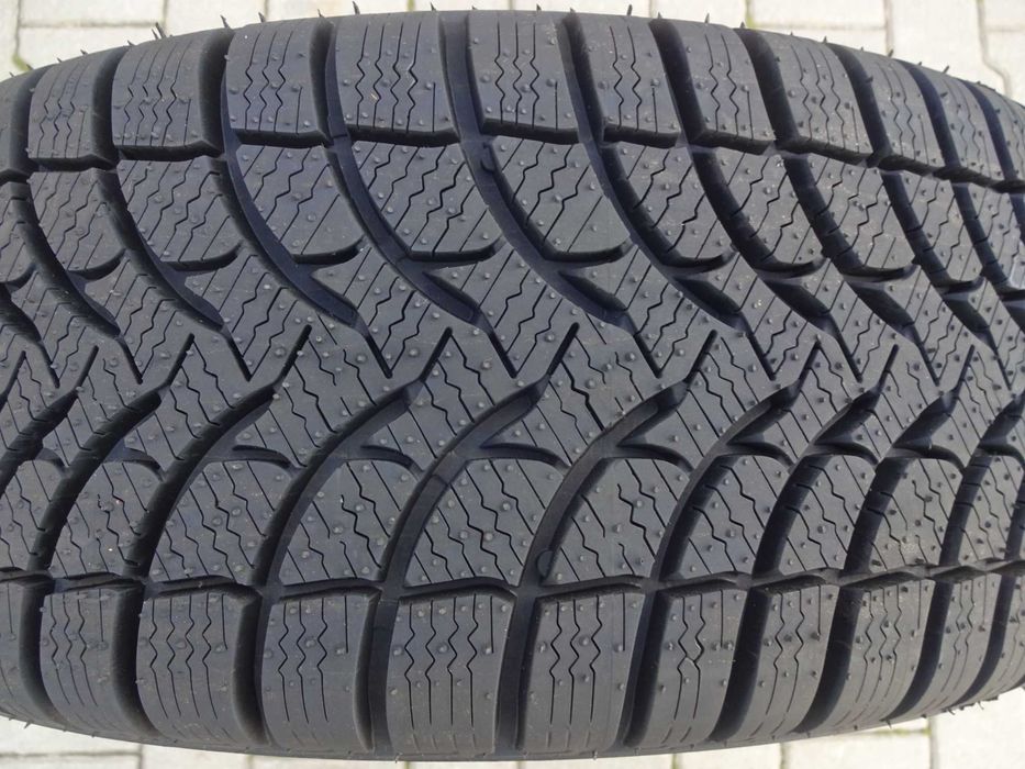 4x Opony Bieżnikowane Zimowe 205/60R16 Nowe