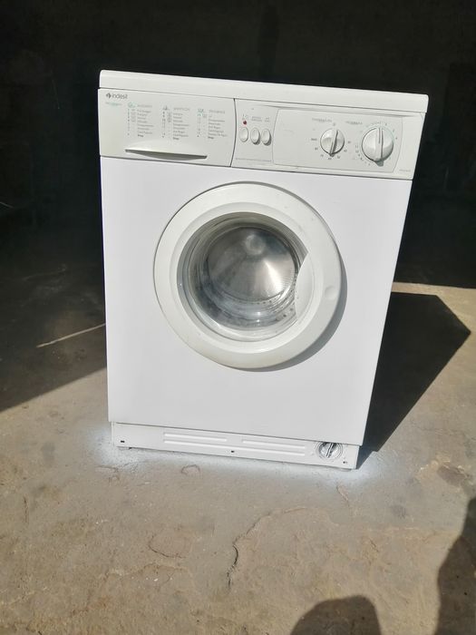 Máquina de lavar roupa Indesit 5kgs