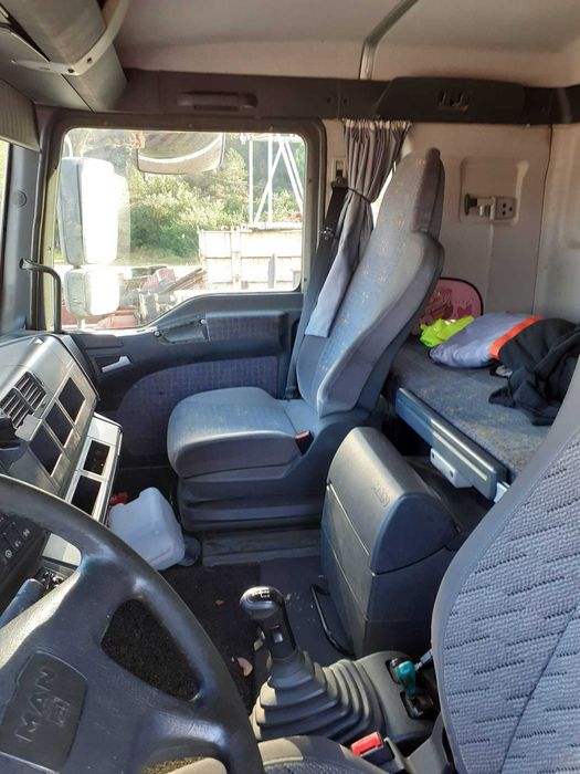 Trator de Camião 4x2 MAN 18.463 FLT36  (84-41-UT) – avaria de motor