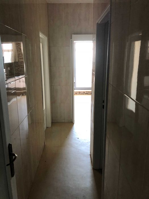 Arrenda-se T4 - Na primeira linha na Foz, Porto