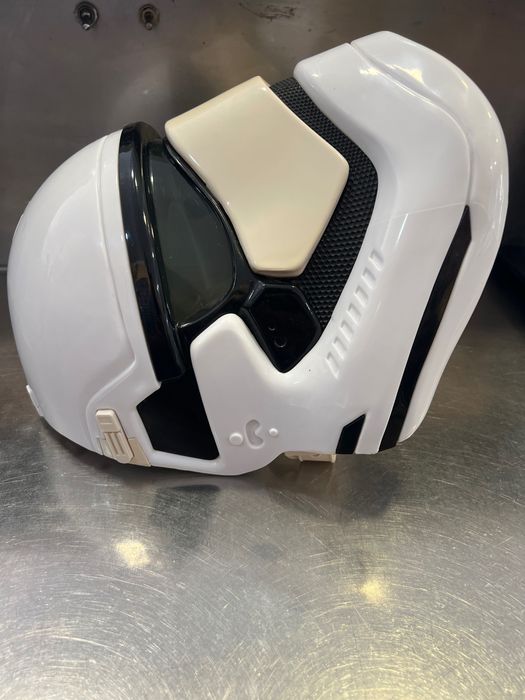 Capacete Stormtrooper Star Wars Disney Eletrónico