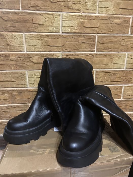 Чоботи шкіряні високі. Сапоги кожаные.