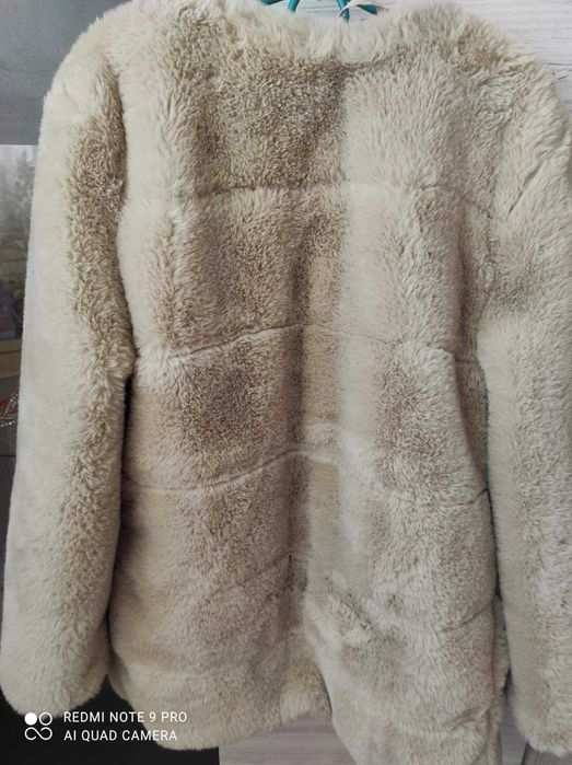 Крута шубка Манго