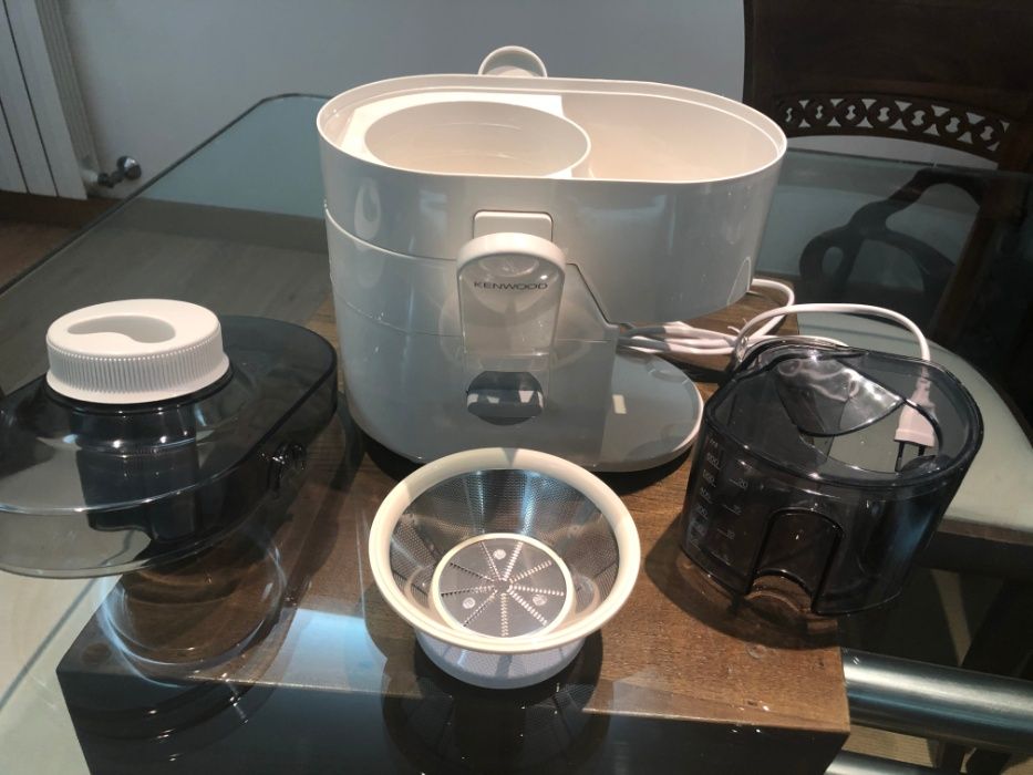 Centrifugadora- Máquina de sumos - kenwood JE500.