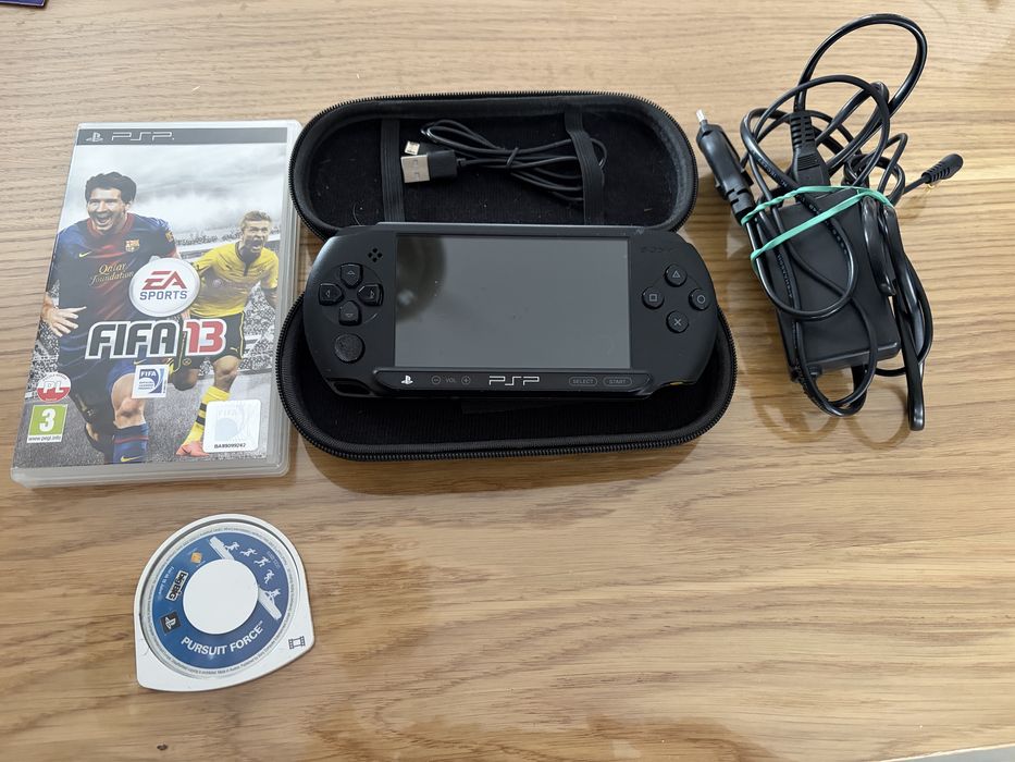 Konsola PSP wersja 1004 z gra fifa 13