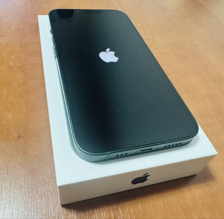 iPhone 13, green, 128 GB, zestaw - stan bardzo dobry
