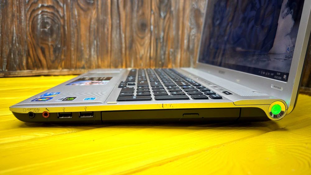 РОЗПРОДАЖ! 16 дюймовий Ноутбук Sony Vaio VPCF1 /GeForce  310M 512 MB