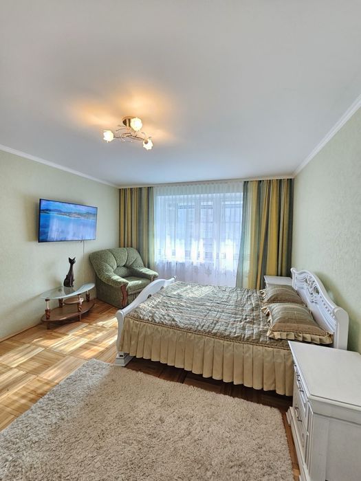 Подобово 1-кімнатна квартира в районі епіцентру