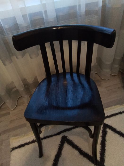 Дерев'яні ретро стілців.