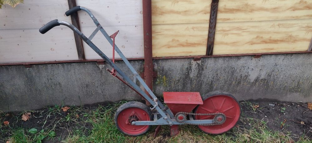 Сіялка точного висіву сівалка однорядна бункерна