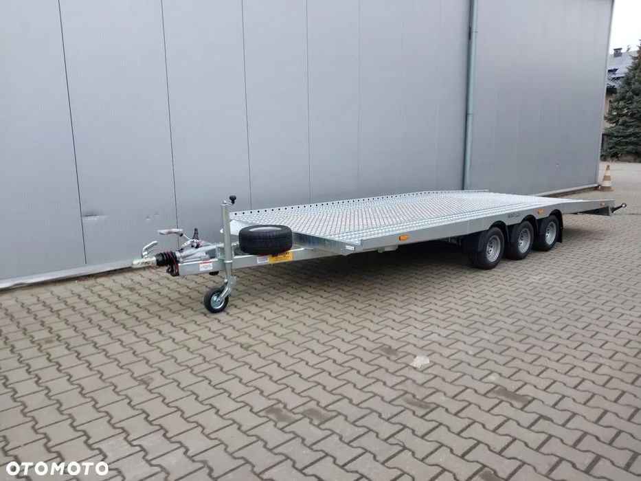 WNP SUSKI L35S55/3 tył skos, koła 195/55R10C, niski próg załadunkowy, do przewozu pojazdów  Przyczepa ciężarowa 3-osiowa, spawana