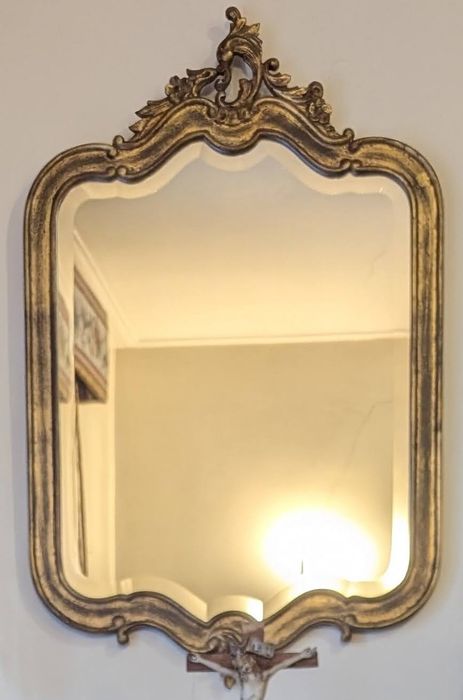 Espelho de Parede Estilo Clássico / Vintage – Moldura Dourada Trabalhada