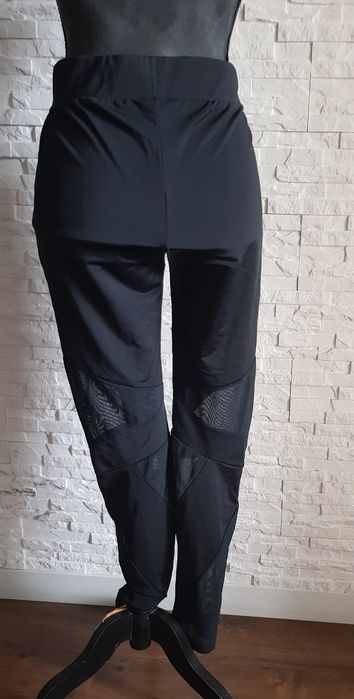 Urban Classics czarne sportowe legginsy