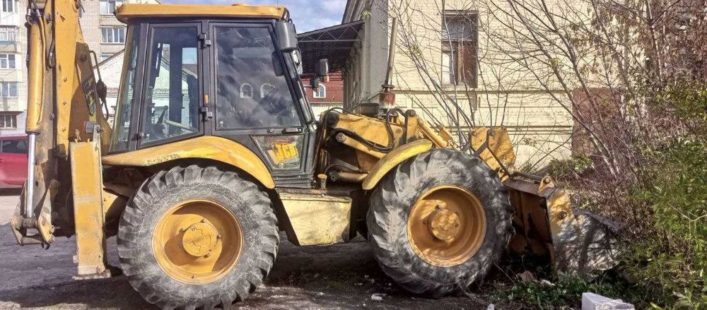 Экскаватор  погрузчик JCB 4