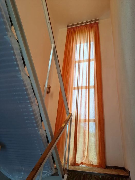 Продам двоповерховий будинок в Новомиколаївці.