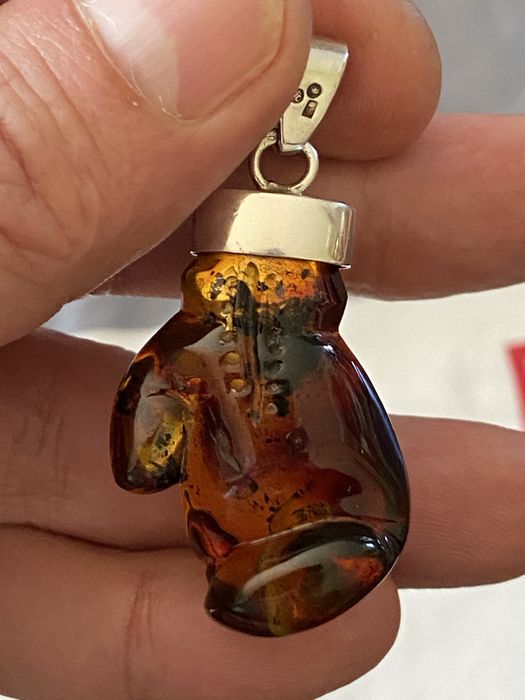 Bursztyn baltycki , rękawica bokserska