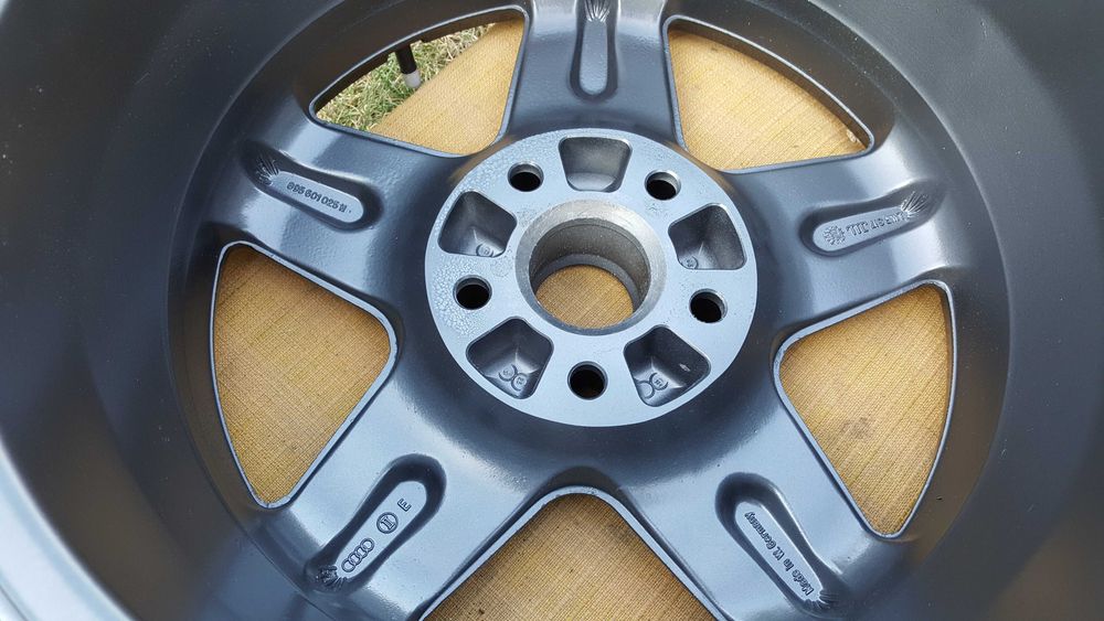 Felgi Audi S2 Coupe , 90 B3  5x112 , 16"cali  7J , ET37 895601025H